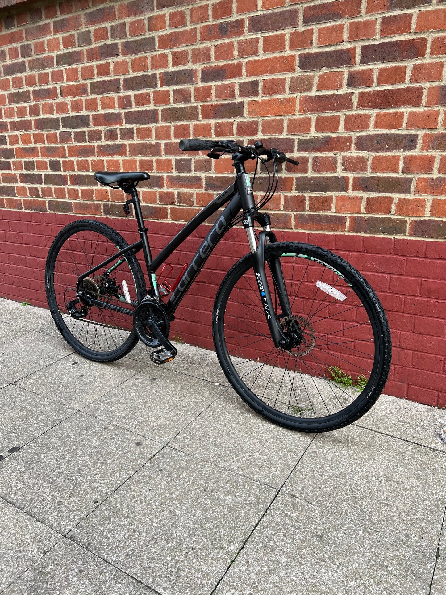 ** Carrera Crossfire 2 Ladies Hybrid Bike – 16” Frame **